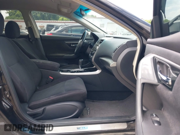 2013 Nissan Altima SV z VIN 1N4AL3APXDC276382, wystawiony jako IAAI lot #42276628 z przebiegiem 260 839 mil mil oraz . Historia ofert i sprzedaży dostępna na DreamBid. Obrazek 5.