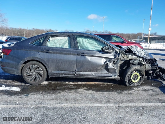 2019 Volkswagen Jetta SEL Premium with VIN 3VWG57BU9KM068495, listed as a IAAI auction lot 41263539 with 92,337 mi miles. Bid and sale history available at carsss.com. Image 13.