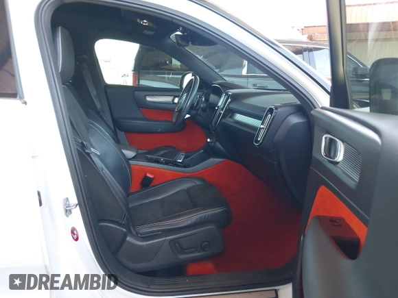 2019 Volvo XC40 Momentum с VIN YV4162XZ5K2016041, выставлен на аукционе IAAI как лот 42565362 с пробегом 112 329 миль миль и . История ставок и продаж доступна на DreamBid. Изображение 5.