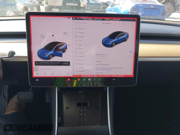 2018 Tesla Model 3 Long Range Battery z VIN 5YJ3E1EB3JF117007, wystawiony jako IAAI lot #41753572 z przebiegiem 82 444 mil mil oraz . Historia ofert i sprzedaży dostępna na DreamBid. Obrazek 18.