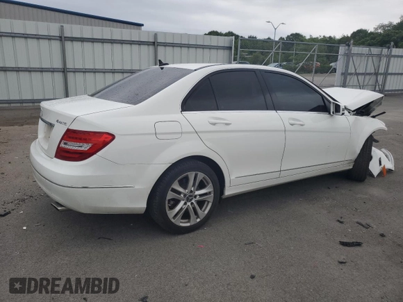 2013 Mercedes-Benz C 300 Sport z VIN WDDGF8ABXDA882988, wystawiony jako Copart lot #62464785 z przebiegiem 142 756 mil mil oraz Czysty tytuł • Clean title. Historia ofert i sprzedaży dostępna na DreamBid. Obrazek 3.