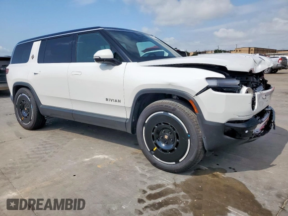 2025 Rivian R1S Adventure z VIN 7PDSGBBA3SN046975, wystawiony jako Copart lot #61790405 z przebiegiem 8 427 mil mil oraz Szkoda całkowita • Salvage title. Historia ofert i sprzedaży dostępna na DreamBid. Obrazek 4.