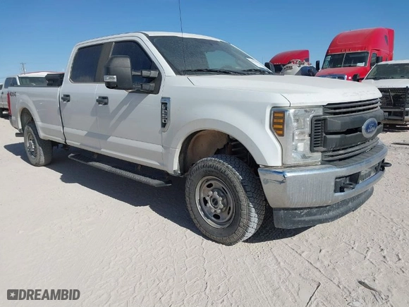 2019 Ford Super Duty F-250 SRW XL with VIN 1FT7W2B69KEC99875, listed as a IAAI auction lot 41675684 with 190,634 mi miles. Bid and sale history available at carsss.com. Image 1.