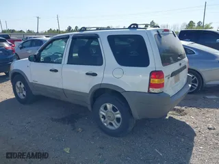 2002 Ford Escape XLT Choice with VIN 1FMYU03122KD33637, listed as a IAAI auction lot 41862269 with 275,583 mi miles. Bid and sale history available at carsss.com. Image 3.