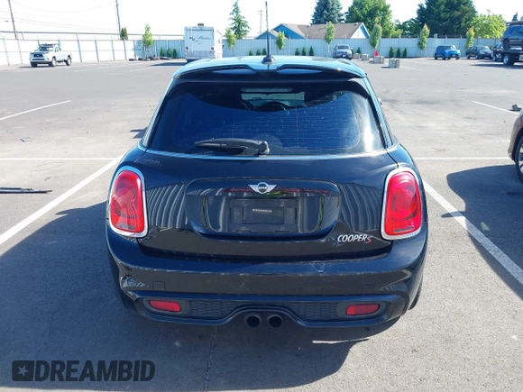 2015 MINI Hardtop 4 Door S z VIN WMWXU3C58F2B57218, wystawiony jako IAAI lot #42361437 z przebiegiem 96 984 mil mil oraz . Historia ofert i sprzedaży dostępna na DreamBid. Obrazek 16.