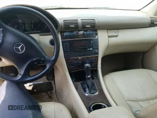2005 Mercedes-Benz C 240 z VIN WDBRF81J75F626479, wystawiony jako Copart lot #58505095 z przebiegiem Nie podano mil oraz Szkoda całkowita • Salvage title. Historia ofert i sprzedaży dostępna na DreamBid. Obrazek 8.