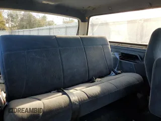 1994 Ford Bronco XL с VIN 1FMEU15N0RLA76670, выставлен на аукционе Copart как лот 46048315 с пробегом 269 968 миль миль и Списание • Salvage title. История ставок и продаж доступна на DreamBid. Изображение 11.