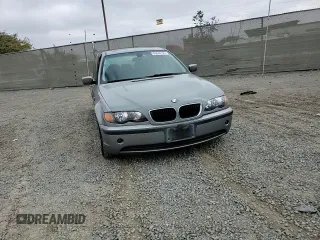 2004 BMW 3 Series 325i with VIN WBAAZ33414KP89681, listed as a Copart auction lot 43840195 with 200,212 mi miles and Salvage Title. Bid and sale history available at carsss.com. Image 10.