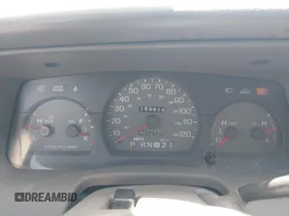 2002 Mercury Grand Marquis LS Premium z VIN 2MEFM75W22X617584, wystawiony jako IAAI lot #42444579 z przebiegiem 199 914 mil mil oraz . Historia ofert i sprzedaży dostępna na DreamBid. Obrazek 7.