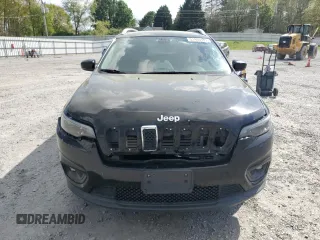 2019 Jeep Cherokee Latitude Plus with VIN 1C4PJMLB9KD106717, listed as a Copart auction lot 51940185 with 0 mi miles and Clean Title. Bid and sale history available at carsss.com. Image 5.
