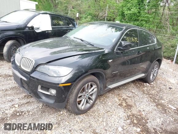 2013 BMW X6 xDrive50i z VIN 5UXFG8C56DL591241, wystawiony jako IAAI lot #42176792 z przebiegiem 142 973 mil mil oraz . Historia ofert i sprzedaży dostępna na DreamBid. Obrazek 2.