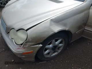2003 Mercedes-Benz C 240 с VIN WDBRF61J43A446598, выставлен на аукционе IAAI как лот 41925959 с пробегом Не указан миль и . История ставок и продаж доступна на DreamBid. Изображение 6.