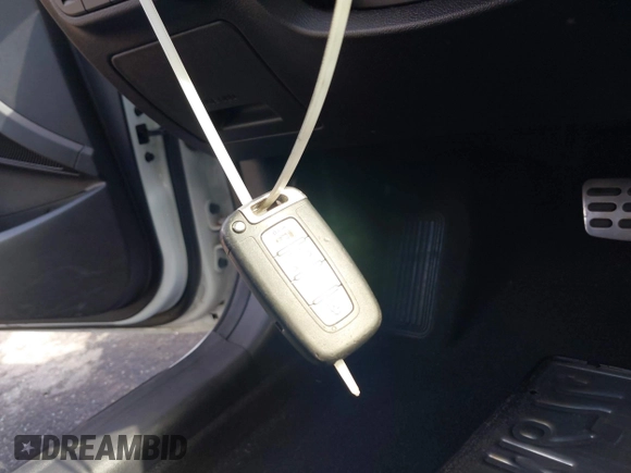 2012 Hyundai Veloster w/Gray Int с VIN KMHTC6ADXCU027658, выставлен на аукционе IAAI как лот 41517929 с пробегом 142 884 миль миль и . История ставок и продаж доступна на DreamBid. Изображение 11.