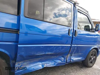 2002 Volkswagen EuroVan MV с VIN WV2NB47002H005993, выставлен на аукционе IAAI как лот 41568379 с пробегом 143 133 миль миль и . История ставок и продаж доступна на DreamBid. Изображение 6.