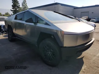 2024 Tesla Cybertruck z VIN 7G2CEHED3RA006960, wystawiony jako Copart lot #62443524 z przebiegiem 683 mil mil oraz Szkody całkowita. Historia ofert i sprzedaży dostępna na DreamBid. Obrazek 4.