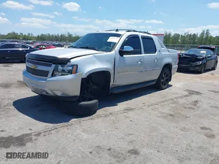 2013 Chevrolet Avalanche LTZ with VIN 3GNTKGE71DG159947, listed as a IAAI auction lot 42040745 with 155,226 mi miles. Bid and sale history available at carsss.com. Image 17.