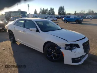 2021 Chrysler 300 with VIN 2C3CCABT7MH630010, listed as a Copart auction lot 31942002 with 5,770 mi miles and Salvage Title. Bid and sale history available at carsss.com. Image 1.