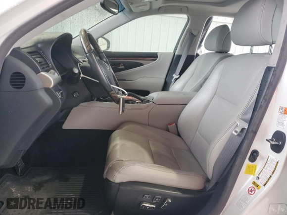 2016 Lexus LS 460 with VIN JTHBL5EF1G5140323, listed as a Copart auction lot 46090725 with 62,707 mi miles and Salvage title. Bid and sale history available at DreamBid. Image 7.