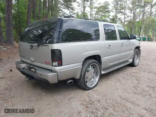 2004 GMC Yukon XL Denali with VIN 1GKFK66U34J280549, listed as a IAAI auction lot 42086519 with 386,587 mi miles. Bid and sale history available at carsss.com. Image 4.