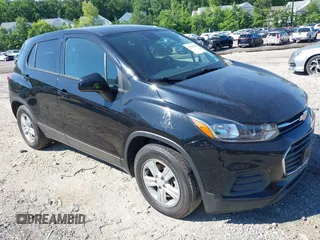 2021 Chevrolet Trax LS z VIN KL7CJKSB5MB319406, wystawiony jako IAAI lot #42188560 z przebiegiem 92 938 mil mil oraz . Historia ofert i sprzedaży dostępna na DreamBid. Obrazek 1.