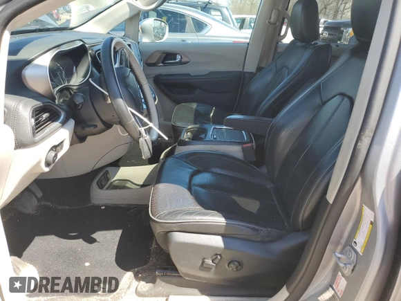 2018 Chrysler Pacifica Limited with VIN 2C4RC1GG6JR314444, listed as a Copart auction lot 54577185 with 102,022 mi miles and Salvage title. Bid and sale history available at DreamBid. Image 7.