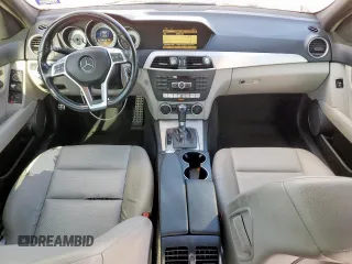 2012 Mercedes-Benz C 250 Sport z VIN WDDGF4HB5CR235008, wystawiony jako Copart lot #62409135 z przebiegiem 146 642 mil mil oraz Czysty tytuł • Clean title. Historia ofert i sprzedaży dostępna na DreamBid. Obrazek 8.