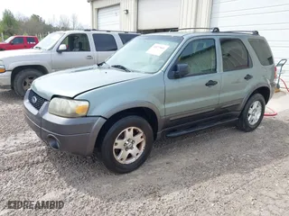 2006 Ford Escape XLT with VIN 1FMYU93166KB46038, listed as a IAAI auction lot 41877801 with 278,459 mi miles. Bid and sale history available at carsss.com. Image 2.