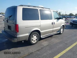 2005 GMC Safari with VIN 1GKDM19X45B509231, listed as a IAAI auction lot 41612225 with 156,318 mi miles. Bid and sale history available at carsss.com. Image 4.