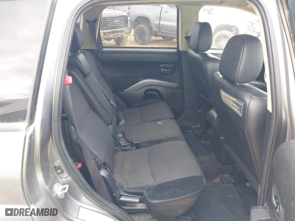 2013 Mitsubishi Outlander SE with VIN JA4JT3AW6DU020939, listed as a IAAI auction lot 42009834 with 199,402 mi miles. Bid and sale history available at carsss.com. Image 8.
