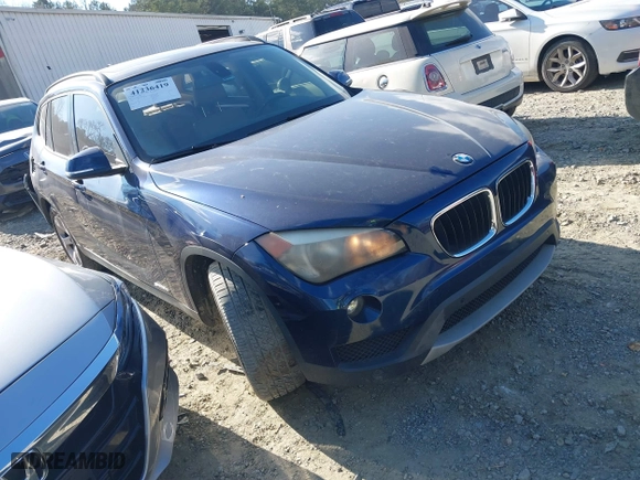 2013 BMW X1 28i with VIN WBAVM1C52DVW46153, listed as a IAAI auction lot 41236419 with 160,732 mi miles. Bid and sale history available at carsss.com. Image 1.