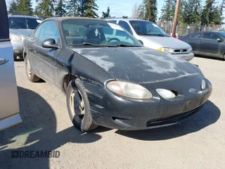 2000 Ford Escort ZX2 with VIN 3FAKP1139YR248686, listed as a IAAI auction lot 41721653 with 300,218 mi miles. Bid and sale history available at carsss.com. Image 1.