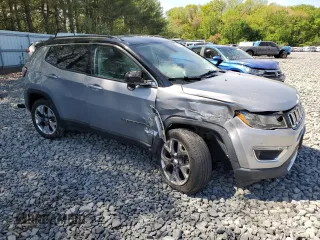 2020 Jeep Compass Limited with VIN 3C4NJDCBXLT155752, listed as a Copart auction lot 55040775 with 135,605 mi miles and Salvage title. Bid and sale history available at DreamBid. Image 4.