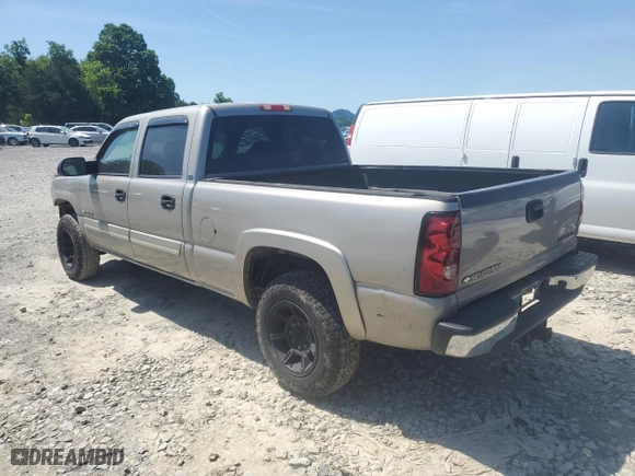 2003 Chevrolet Silverado 1500HD LS with VIN 1GCGK13U33F237418, listed as a Copart auction lot 55887744 with 141,366 mi miles and Clean Title. Bid and sale history available at carsss.com. Image 2.