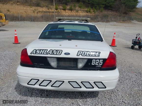 2009 Ford Police Interceptor with VIN 2FAHP71V99X117825, listed as a IAAI auction lot 41803538 with 140,903 mi miles. Bid and sale history available at carsss.com. Image 16.