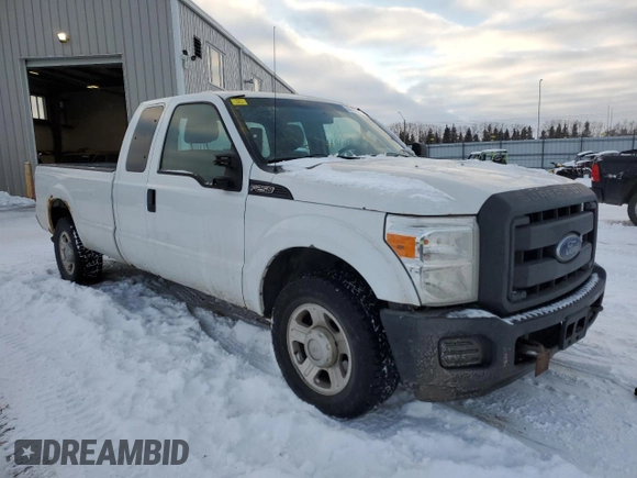 2015 Ford F-250 XLT with VIN 1FT7X2A63FEB26860, listed as a Copart auction lot 44627615 with 350,508 mi miles and Clean title. Bid and sale history available at DreamBid. Image 4.