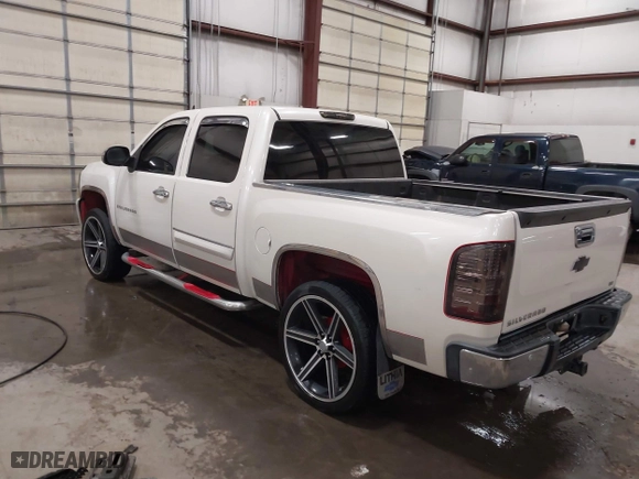 2009 Chevrolet Silverado 1500 LTZ with VIN 3GCEK33M39G177554, listed as a IAAI auction lot 41282566 with 142,356 mi miles. Bid and sale history available at carsss.com. Image 3.