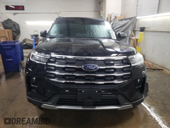 2025 Ford Explorer Active with VIN 1FMUK8DH4SGA36998, listed as a Copart auction lot 85252524 with 2,843 mi miles and Salvage Title. Bid and sale history available at carsss.com. Image 5.