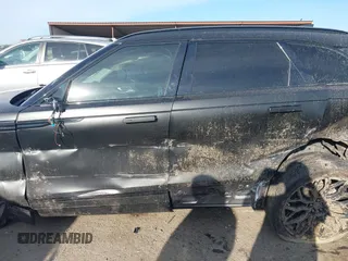 2018 Land Rover Range Rover Velar S с VIN SALYB2RV1JA759462, выставлен на аукционе IAAI как лот 41637328 с пробегом 24 356 миль миль и . История ставок и продаж доступна на DreamBid. Изображение 15.