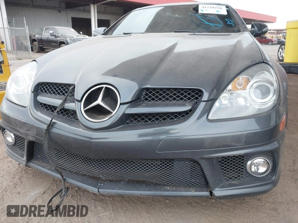 2011 Mercedes-Benz SLK 300 z VIN WDBWK5EA7BF236839, wystawiony jako IAAI lot #41739236 z przebiegiem 93 326 mil mil oraz . Historia ofert i sprzedaży dostępna na DreamBid. Obrazek 6.