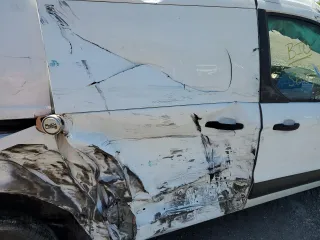 2020 Ford Transit Connect XLT z VIN NM0LS7F73L1444165, wystawiony jako Copart lot #56717445 z przebiegiem Nie podano mil oraz Czysty tytuł • Clean title. Historia ofert i sprzedaży dostępna na DreamBid. Obrazek 11.