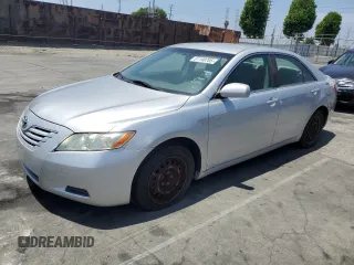 2008 Toyota Camry LE z VIN 4T1BE46K38U775421, wystawiony jako Copart lot #61198705 z przebiegiem 197 843 mil mil oraz Czysty tytuł • Clean title. Historia ofert i sprzedaży dostępna na DreamBid. Obrazek 1.