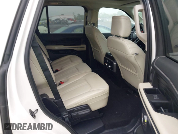2019 Ford Expedition Platinum with VIN 1FMJU1MT1KEA68098, listed as a IAAI auction lot 42594143 with 116,813 mi miles and . Bid and sale history available at DreamBid. Image 8.