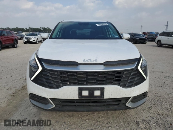 2023 Kia Sportage EX z VIN 5XYK33AF5PG112155, wystawiony jako Copart lot #49034915 z przebiegiem 29 653 mil mil oraz Czysty tytuł • Clean title. Historia ofert i sprzedaży dostępna na DreamBid. Obrazek 5.