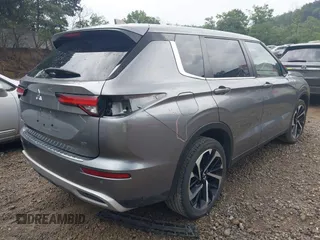 2022 Mitsubishi Outlander SE with VIN JA4J4UA8XNZ013789, listed as a IAAI auction lot 42572318 with 47,467 mi miles and . Bid and sale history available at DreamBid. Image 4.