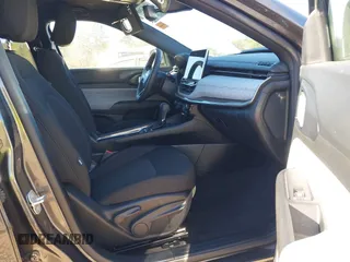 2023 Jeep Compass Sport with VIN 3C4NJDAN0PT551742, listed as a IAAI auction lot 41683808 with 4,135 mi miles and . Bid and sale history available at DreamBid. Image 5.