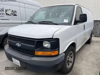 2014 Chevrolet Express Cargo z VIN 1GCSGAFX2E1160851, wystawiony jako IAAI lot #42649641 z przebiegiem 218 374 mil mil oraz . Historia ofert i sprzedaży dostępna na DreamBid. Obrazek 5.
