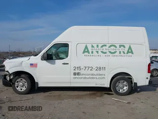 2017 Nissan NV Cargo SV z VIN 1N6BF0LY7HN811735, wystawiony jako IAAI lot #41225750 z przebiegiem 136 963 mil mil oraz . Historia ofert i sprzedaży dostępna na DreamBid. Obrazek 13.