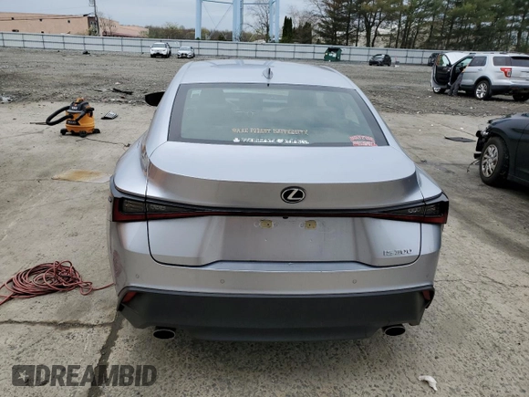 2021 Lexus IS 300 z VIN JTHCA1D26M5117150, wystawiony jako Copart lot #52930965 z przebiegiem 16 858 mil mil oraz Szkoda całkowita • Salvage title. Historia ofert i sprzedaży dostępna na DreamBid. Obrazek 6.