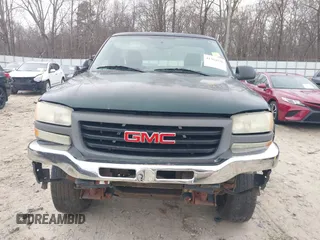 2004 GMC Sierra 1500 Work Truck z VIN 1GTEK14X24Z336389, wystawiony jako IAAI lot #41364536 z przebiegiem 256 450 mil mil oraz . Historia ofert i sprzedaży dostępna na DreamBid. Obrazek 6.