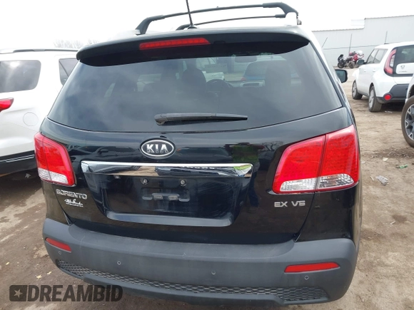 2012 Kia Sorento EX with VIN 5XYKU4A2XCG284563, listed as a IAAI auction lot 41753526 with 206,900 mi miles. Bid and sale history available at carsss.com. Image 16.